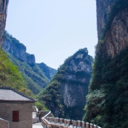 天堂寨景区(天堂寨：天上人间的山间仙境)