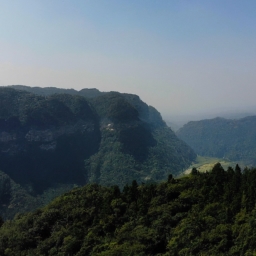 渝水区百丈峰风景区(渝水区百丈峰风景区：登高远眺，大自然的胜景)