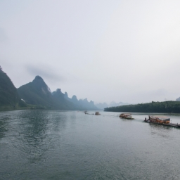 漓江跟团游(漓江跟团游，探寻桂林山水之美)