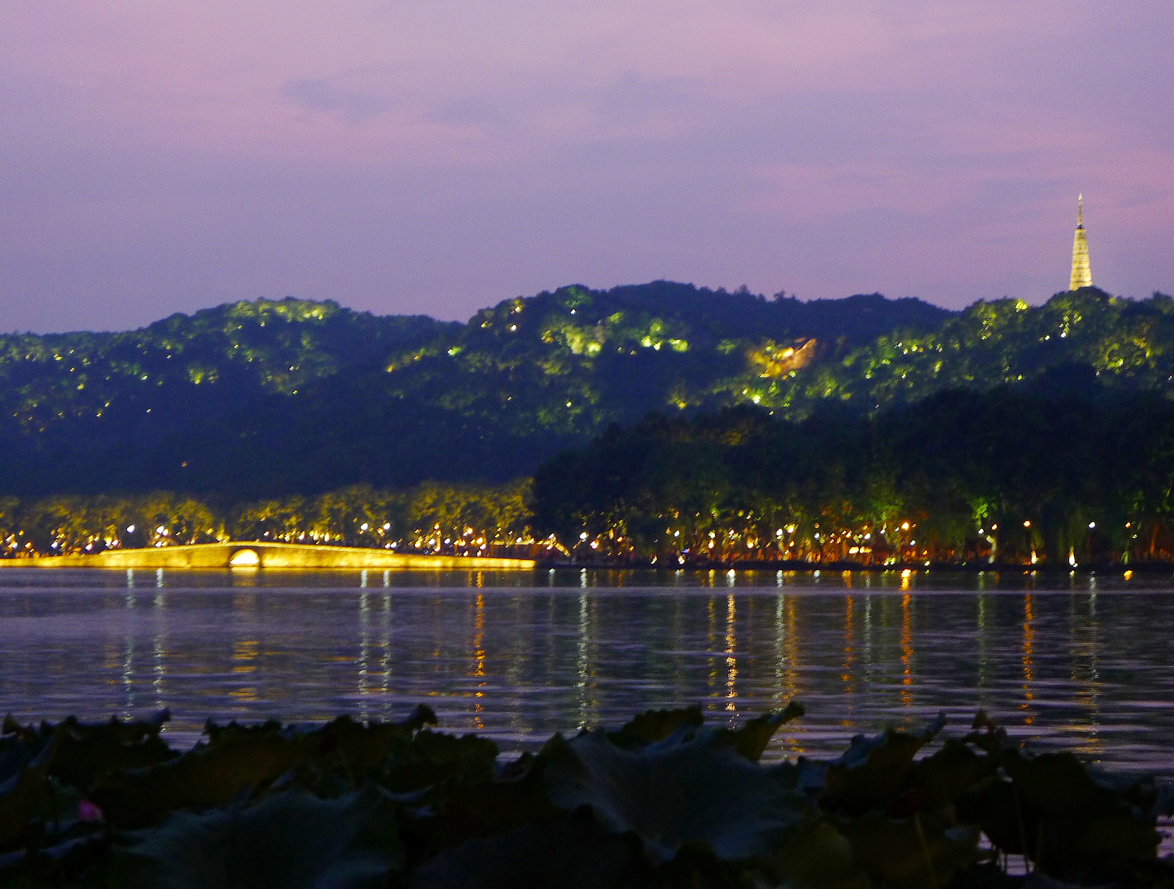 杭州西湖十大景点(杭州西湖附近的景点有哪些)