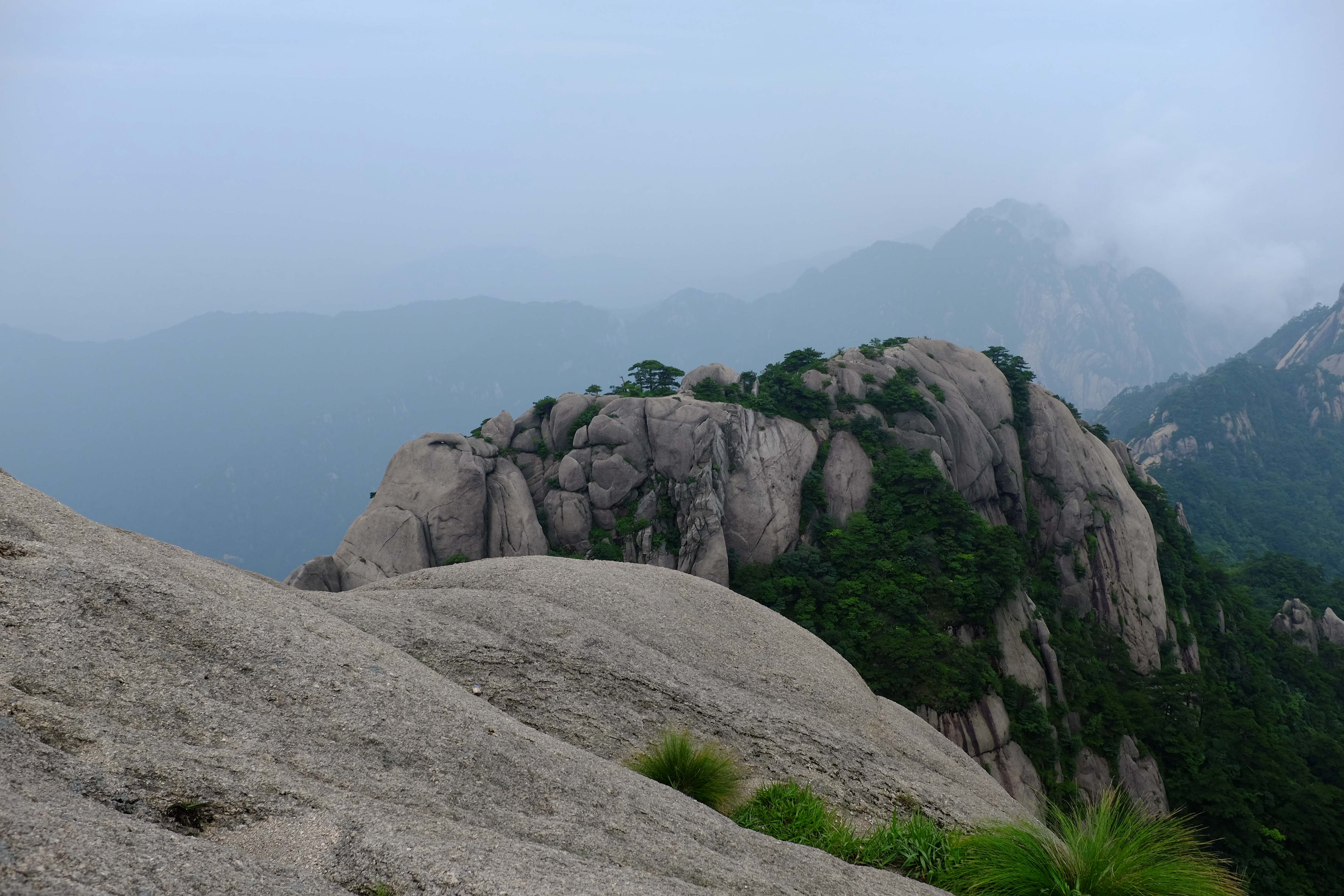 安徽黄山旅游景点(安徽黄山风景区旅游)