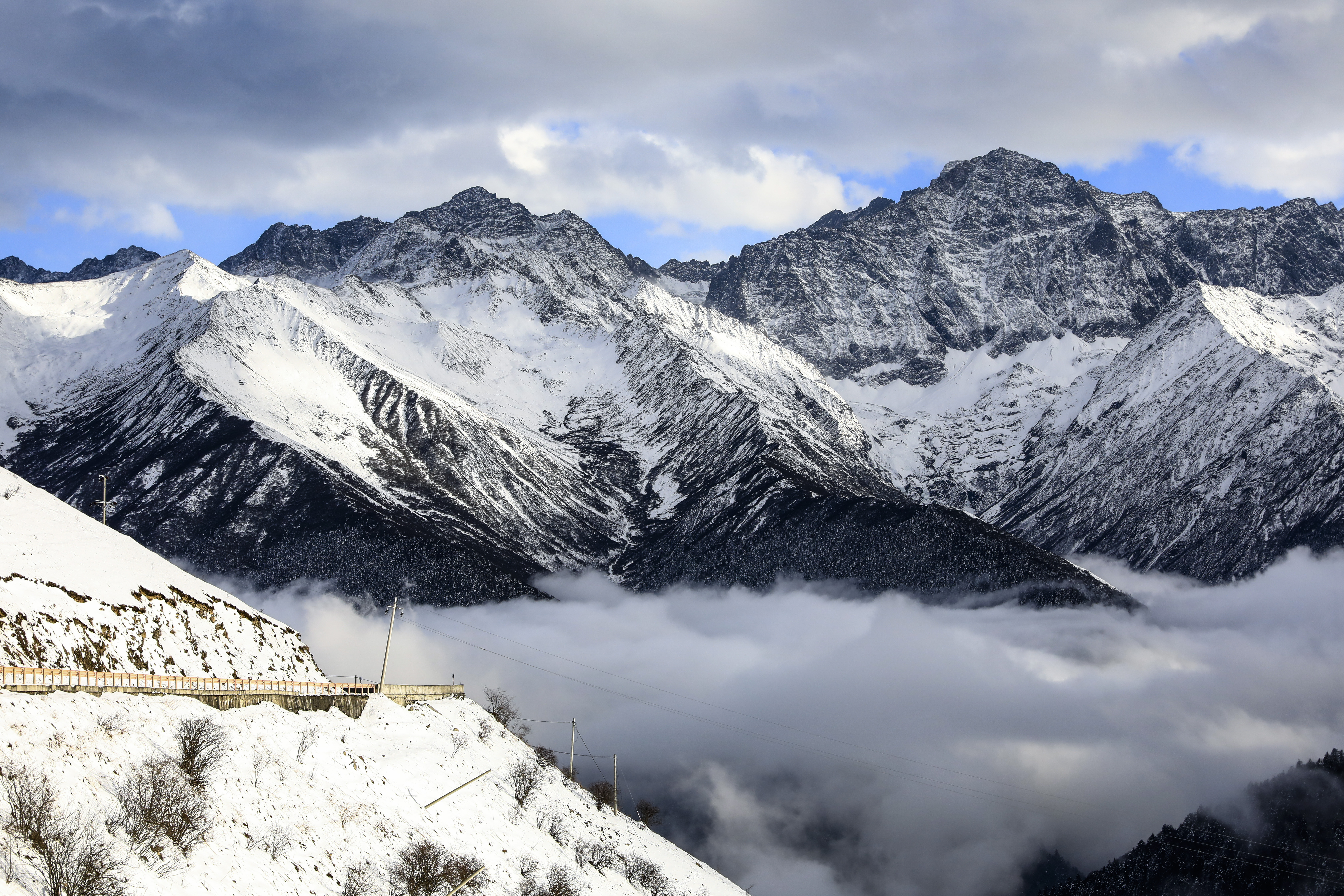 四姑娘山景区图(四姑娘山全景图片)