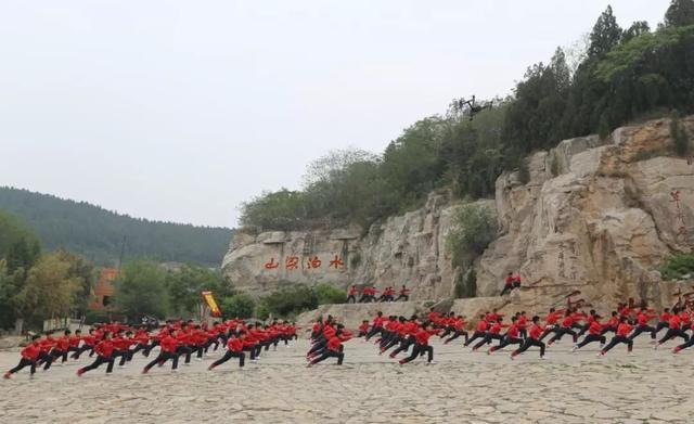 水泊梁山旅游网(水泊梁山旅游景点路线)