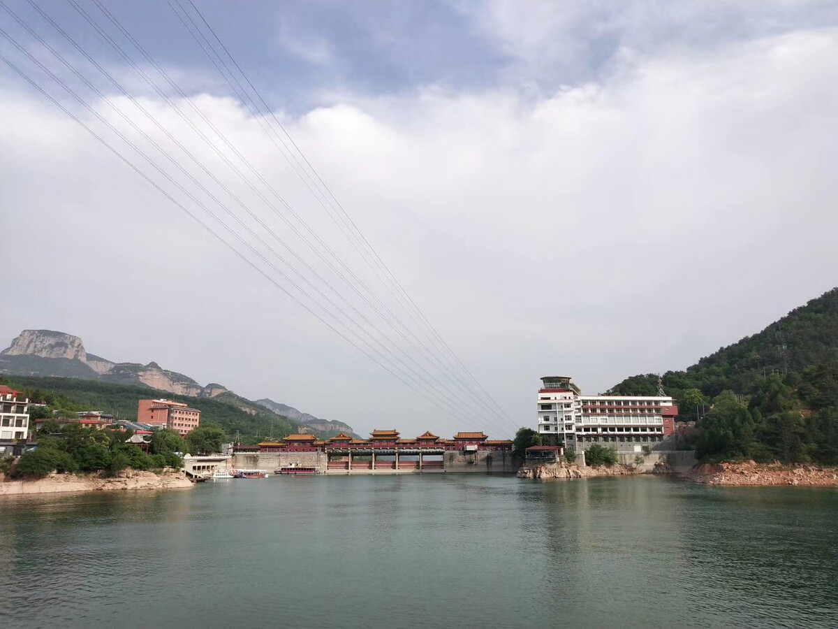 京娘湖旅游风景区介绍(朱山乐园有哪些游乐设施)