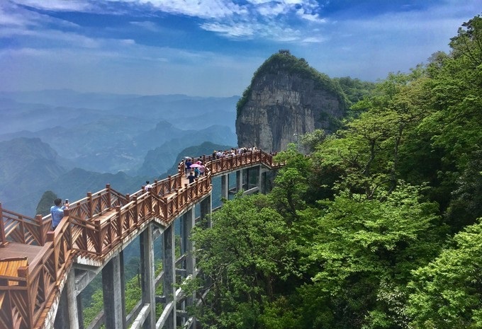 湖南旅游十大必去景区(湖南旅游十大必去景区高椅岭)