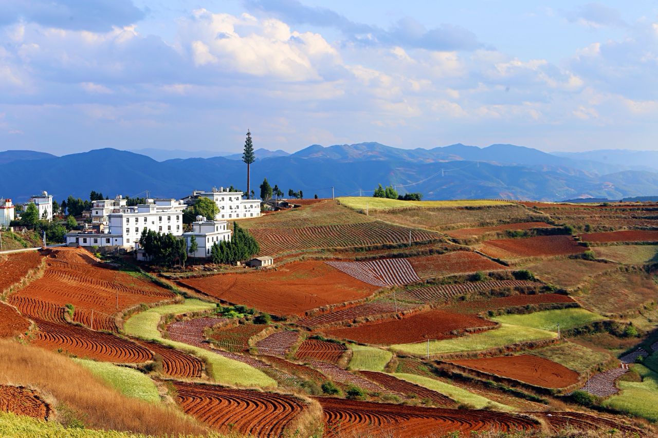 东川红土地旅游(东川红土地旅游介绍用英语)