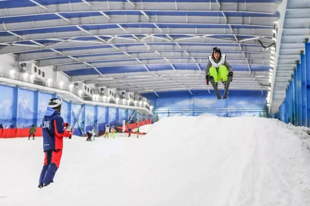 乔波滑雪场(乔波室内滑雪场电话)