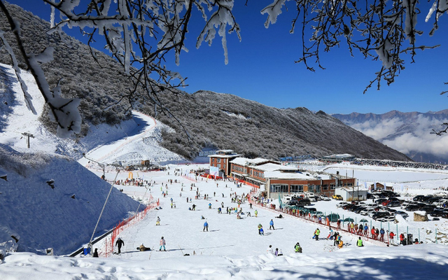 峨眉山滑雪(峨眉山滑雪多少钱一个小时)