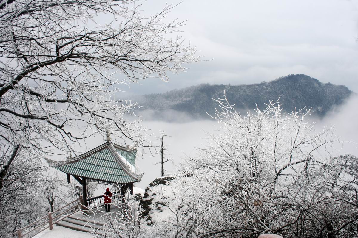 峨眉山滑雪(峨眉山滑雪多少钱一个小时)