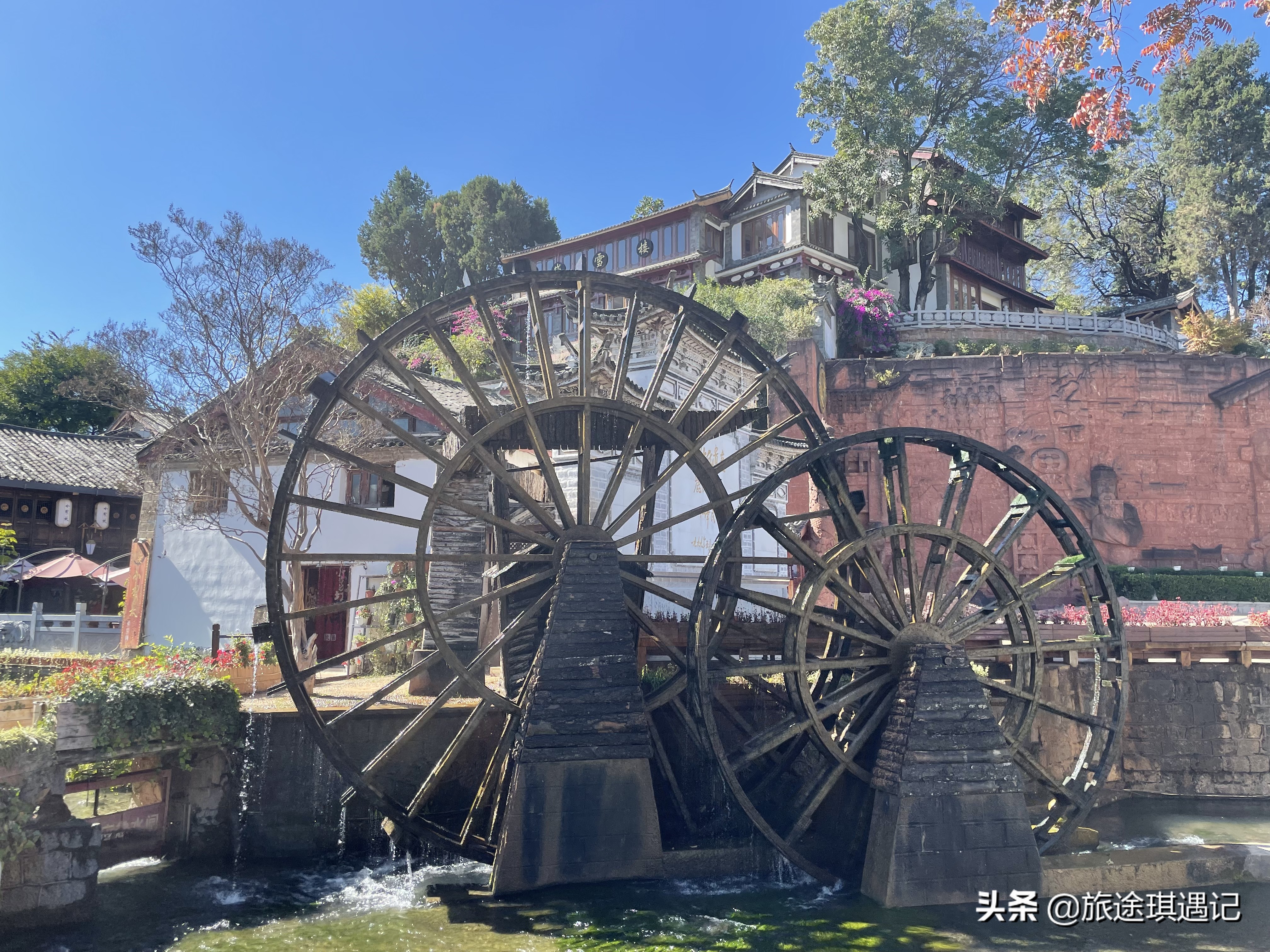 去丽江玩(去丽江玩住哪里比较方便便宜)