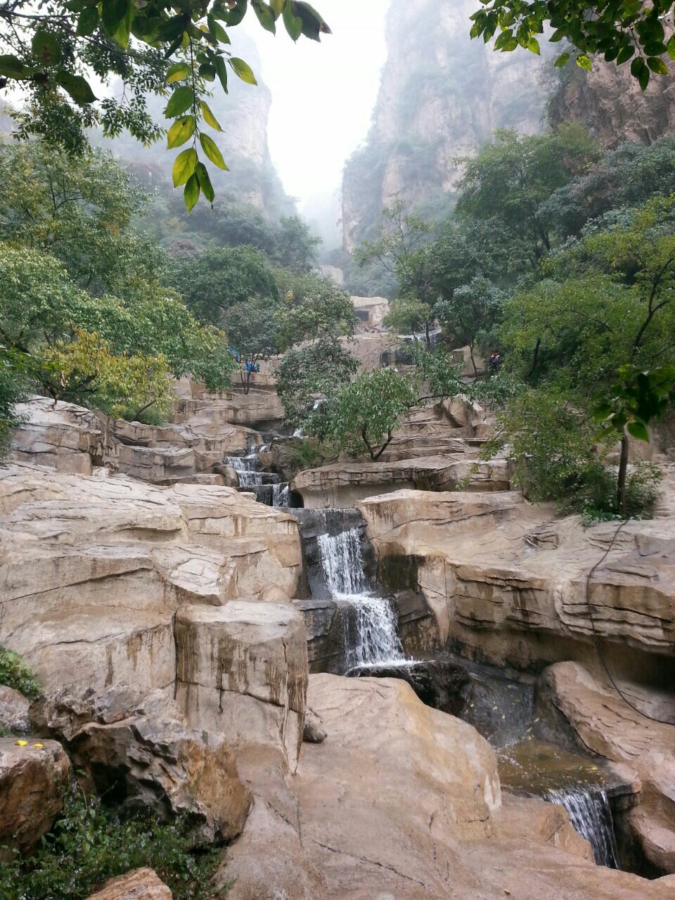 狼牙山旅游(狼牙山旅游景点地址)