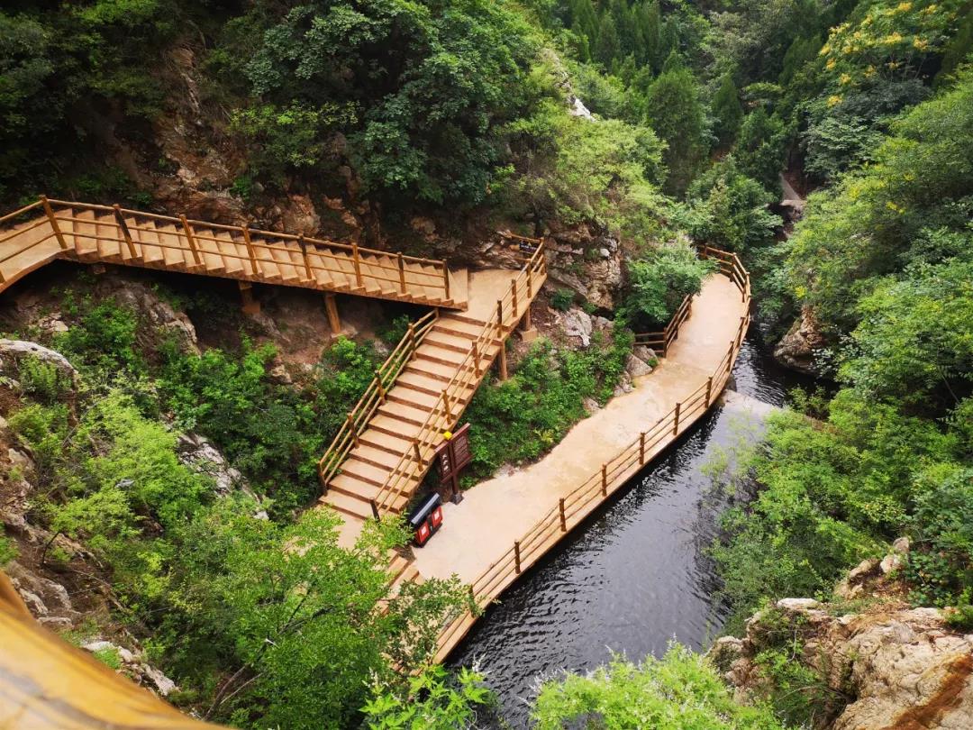 鸿焱湖风景区(恩施清江蝴蝶崖风景区)