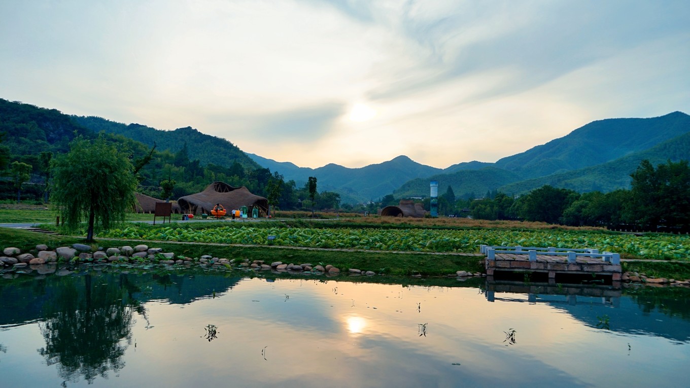 安吉旅游必去的景点(安吉旅游必去的景点云上草原)