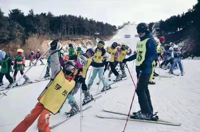 沈阳白清寨滑雪场(沈阳白清寨滑雪场门票多少钱)