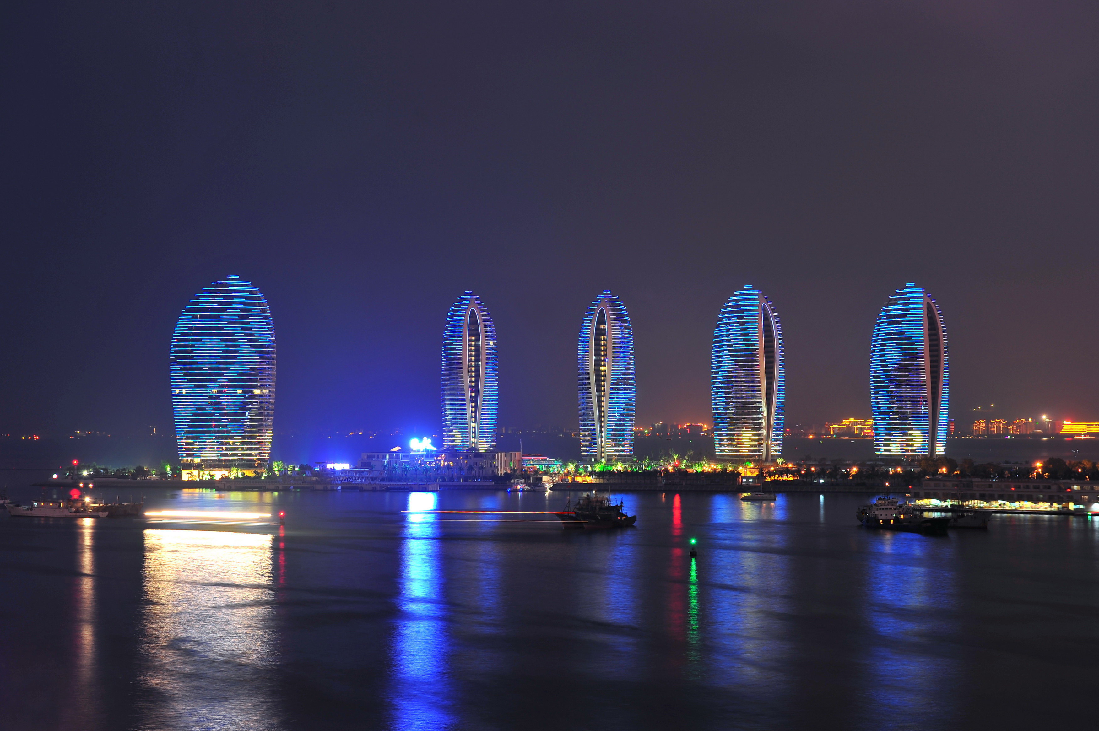 三亚酒店预订海景房(三亚海景房酒店多少钱一晚上)