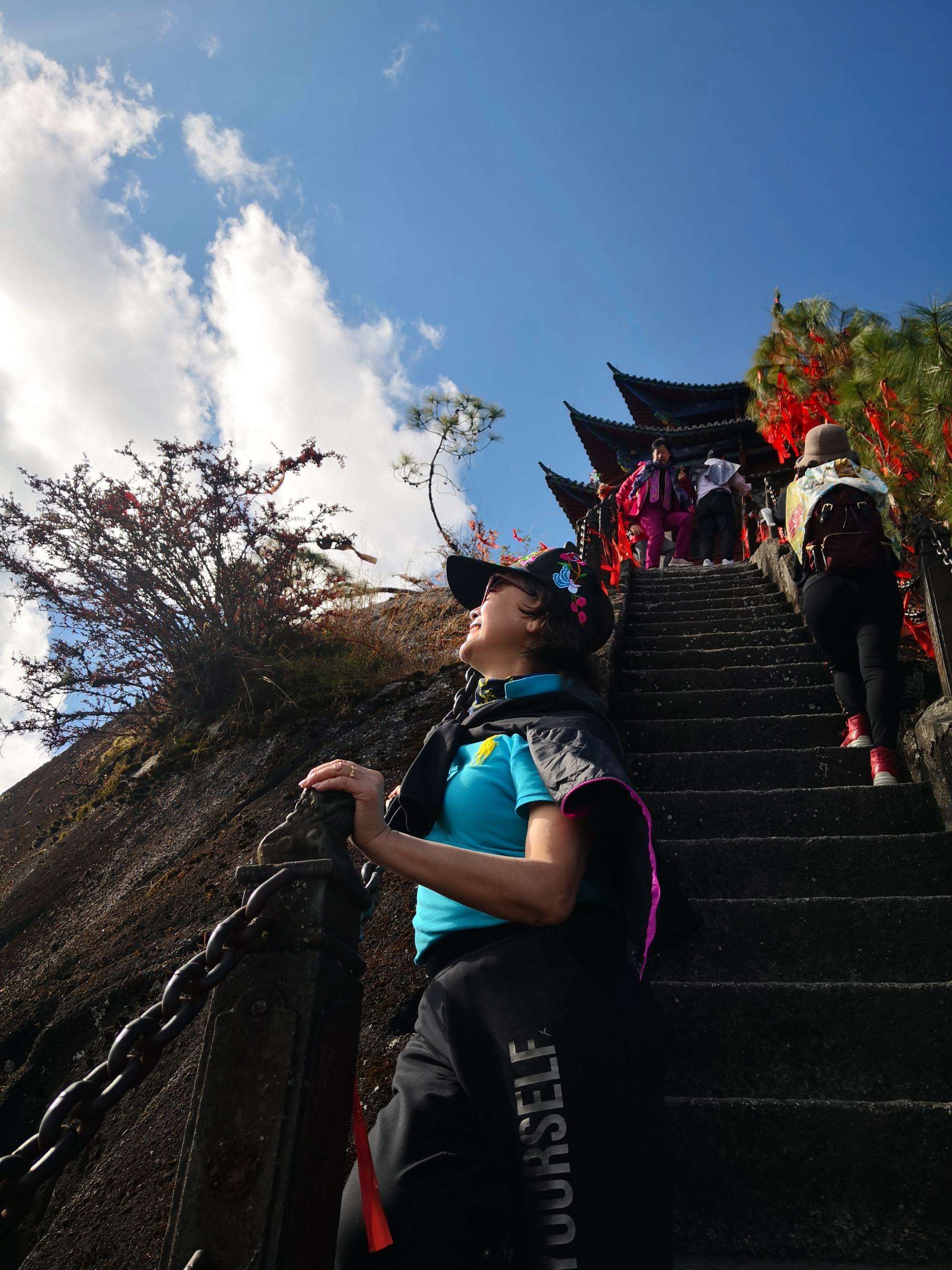 云峰山景区(腾冲市区怎么去云峰山景区)