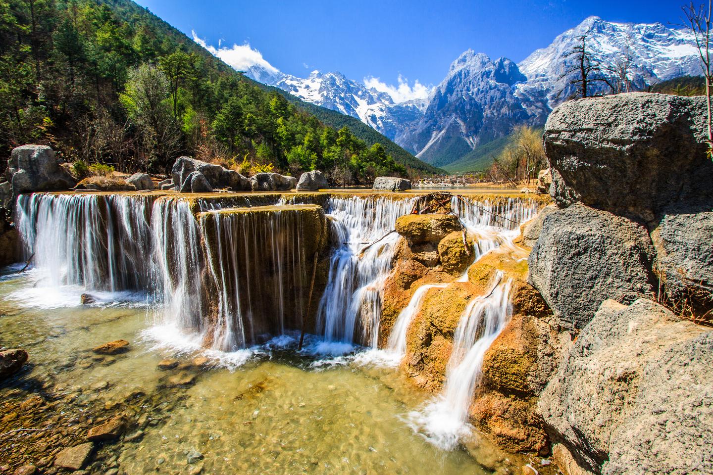 云南旅游(云南旅游必去十大景点推荐)